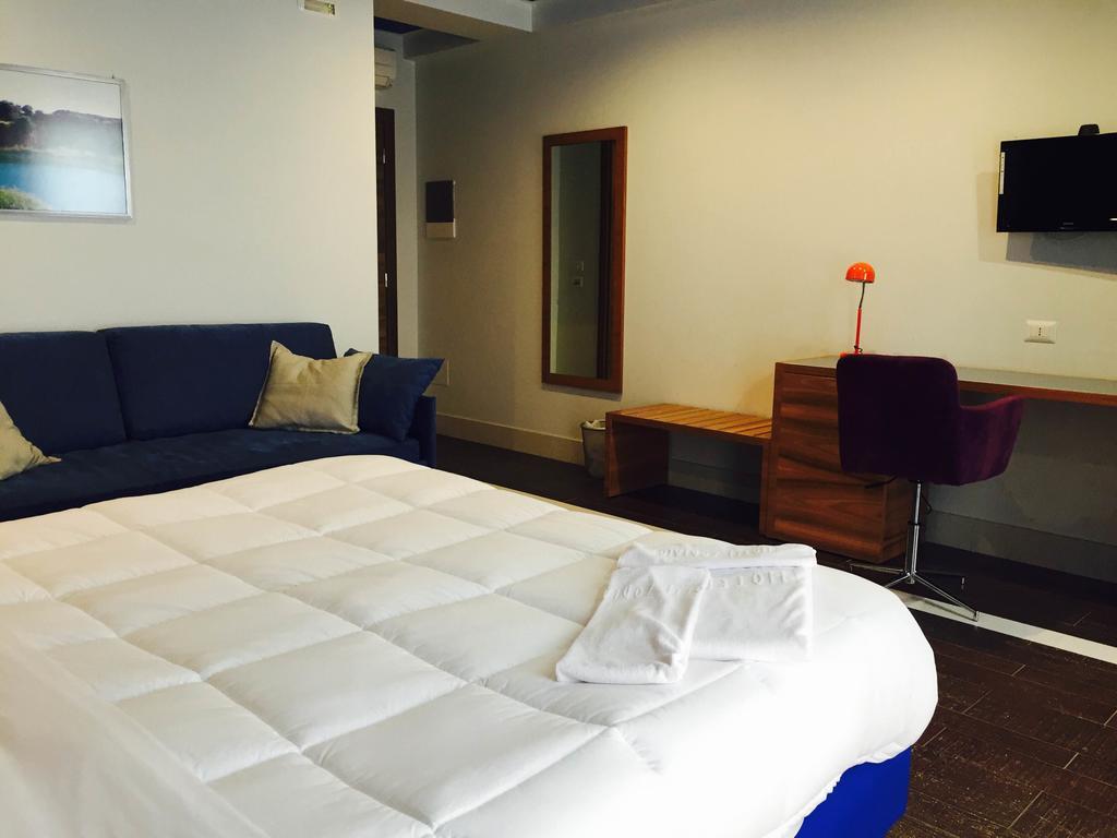 Hotel Zodiaco ปอร์โตเชซาเรโอ ภายนอก รูปภาพ